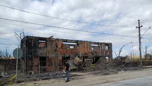 Bilanțul dezastrului de la Crevedia: 5 morți, 54 de răniți, 6 clădiri arse de flăcări, 77 de clădiri afectate de suflul exploziilor, clădirea stației GPL distrusă