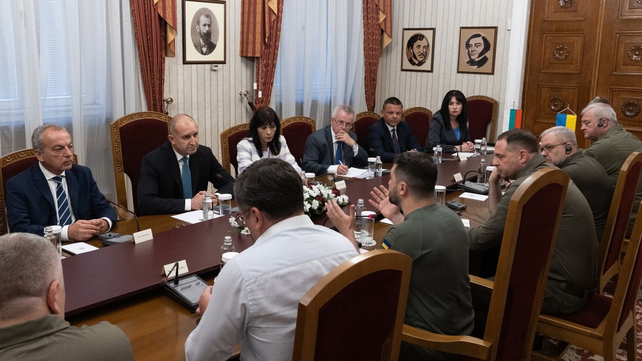 Președintele bulgar, supărat după vizita omologului său ucrainean/ Radev: Aș fi putut să nu mă întâlnesc cu Zelenski, dar ar fi fost un semn rău