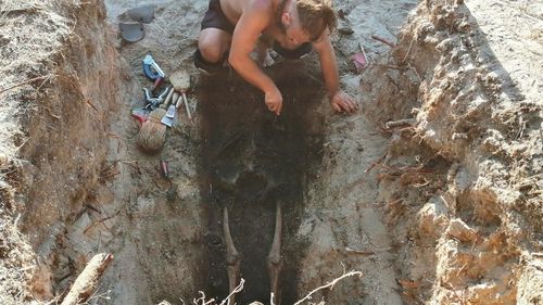 GALERIE FOTO Rămășițele a 54 de deținuți politici au fost descoperite de arheologi în fostul lagăr comunist de la Periprava