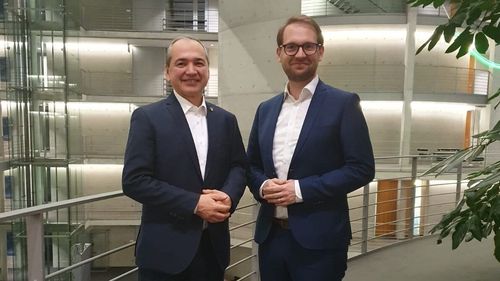 Românul Octavian Ursu a câștigat al doilea mandat de primar într-un oraș din Germania, învingându-l pe candidatul formațiunii extremiste AfD / Dominic Fritz: E victoria lui, dar e și o victorie a valorilor europene