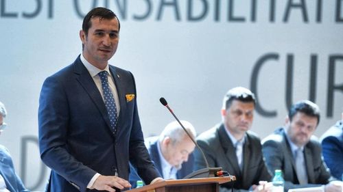Alin Petrache, fiul unui controversat afacerist din tripleta Bittner - Cocoș - Petrache, contestat puternic pentru dezastrul de la Federația de Rugby, după ce a gestionat și cea mai proastă olimpiadă a României