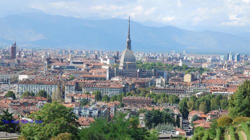 23% dintre companiile străine din zona Torino sunt românești / Consulat: Un cetățean din 10 din zona Torino este român