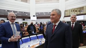 Preşedintele Dumei îi ameninţă cu urmărirea penală pe ruşii care au semnat la frontiera cu Georgia un document prin care recunosc Federația Rusă ca țară agresoare: Aţi comis o crimă însutită faţă de ţara voastră, faţă de poporul vostru