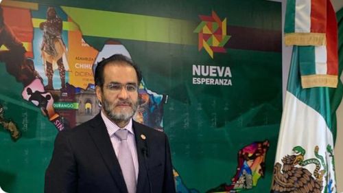 Politicianul mexican René Bejarano, considerat de serviciile de informații una dintre principalele verigi ale interlopului român Florian Tudor (Rechinu), susține că știe doi români din rețeaua mafiotă din Cancun, dar neagă o legătură cu aceasta