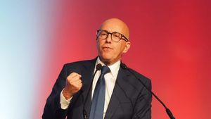 Franța: Eric Ciotti, ales președinte al partidului dreptei tradiționale, Les Républicains