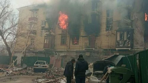 EXCLUSIV Viceprimarul din Mariupol, orașul ajuns ruină în Ucraina. "Trăim ca șobolanii, în beciuri, în beznă, nu avem mâncare, curent sau apă. Suntem în Evul Mediu, iar rușii nu ne lasă să ieșim"