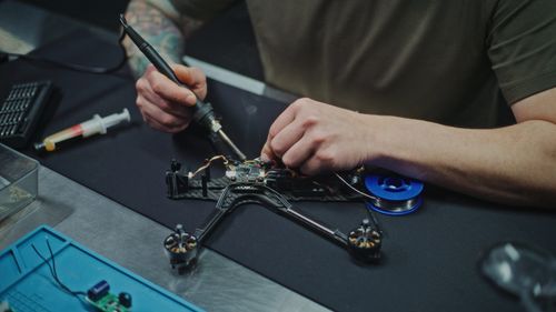EXCLUSIV Interviu Ryan Carroll, CEO Periscope Aviation și fost Navy SEAL: Primele drone militare românești, anunțate de Carfil, sunt construite și dezvoltate de români / Nu e vorba doar de asamblare locală
