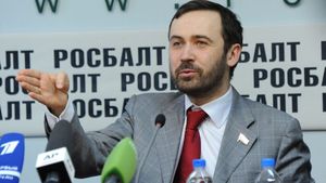 Le Monde: Rebelii ruși care luptă alături de Ucraina / Oponenți ai lui Vladimir Putin, de stânga sau extrema dreaptă, s-au alăturat forțelor de la Kiev. Încep să capete o structură,  sub egida lui Ilia Ponomarev, fost deputat