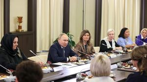 VIDEO Putin le spune mamelor soldaților ruși care luptă în Ucraina că „împărtășește durerea lor”, dar nu are regrete și le cere să nu creadă „falsurile” care apar la televizor și pe internet