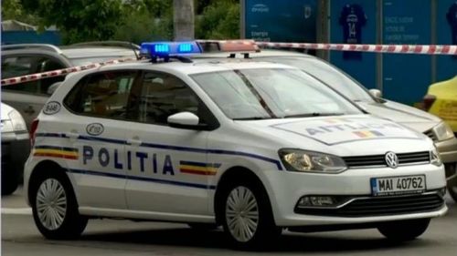 Nouă bărbaţi, reţinuţi pentru 24 de ore în urma percheziţiilor de la Murgeni, după ce două clanuri de romi s-au bătut pe străzi cu bâte și săbii