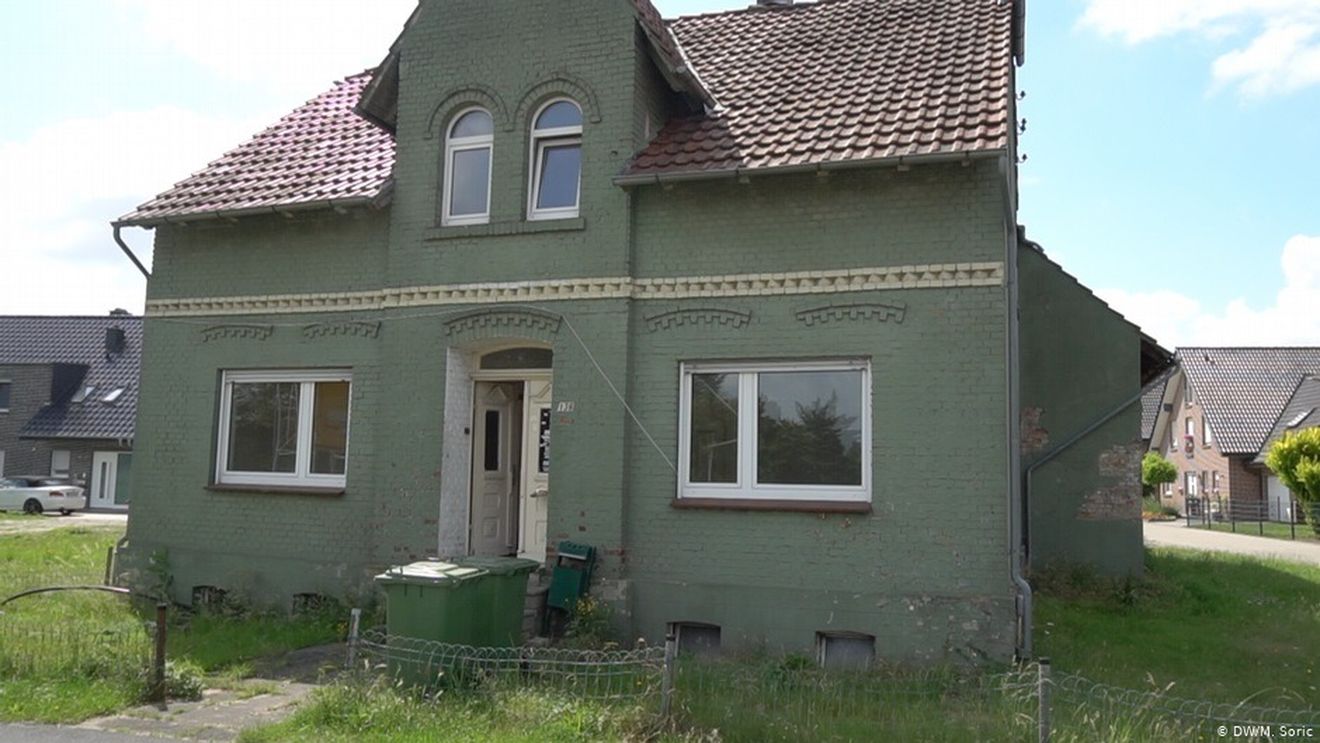 Locuința mucegăită a muncitorilor de la Tönnies, abatorul în care lucrează numeroși români și alți est-europeni