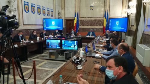 Premierul Ludovic Orban, în ședință cu Comitetul pentru Situații de Urgență: Luăm toate deciziile și stabilim restricțiile pentru perioada Stării de Alertă