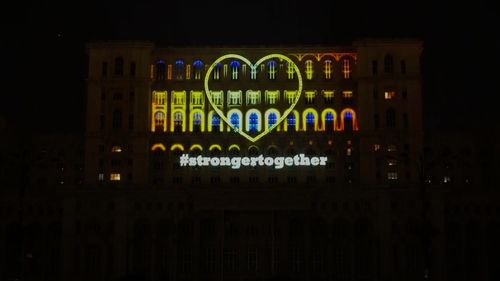 Începe Euro 2020 cu un amplu spectacol în Capitală: Proiecții 3D pe fațada Palatului Parlamentului și dans al fântânilor urbane