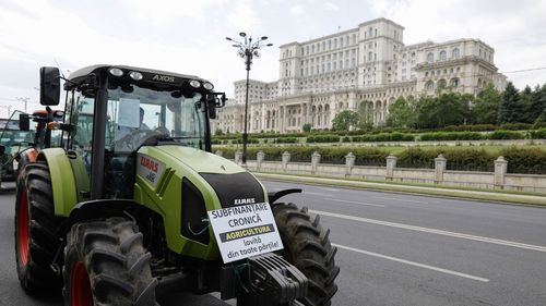 Protest spontan anunțat de fermieri în mediul online, neasumat oficial de nicio organizație/ Mai multe camioane și tractoare s-ar îndrepta din estul țării spre București