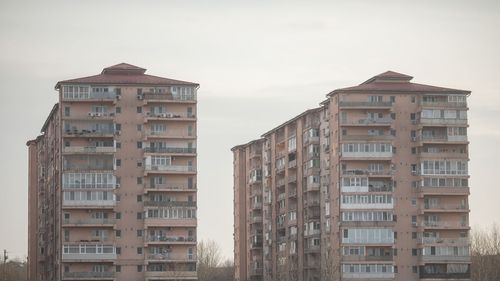 Premierul Marcel Ciolacu: Nu cred că România își permite anul viitor să aibă măriri de taxe și impozite. Exclus mărire de TVA. Trebuie să facem în continuare analiză în zona de excepții / Orice decizie luată în 2025 are efecte fiscale în anul 2026