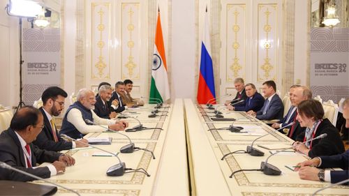 Premierul indian Narendra Modi face apel la pace în Ucraina în timp ce se întâlnește cu Putin la summitul BRICS
