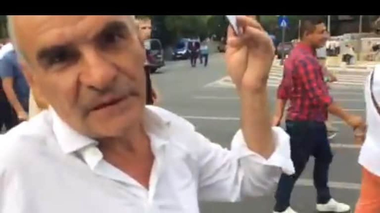 VIDEO Protestatar explicând calitățile premierului Dăncilă: ”Calități are, a fost înainte o doamnă profesoară, foarte multe calități”