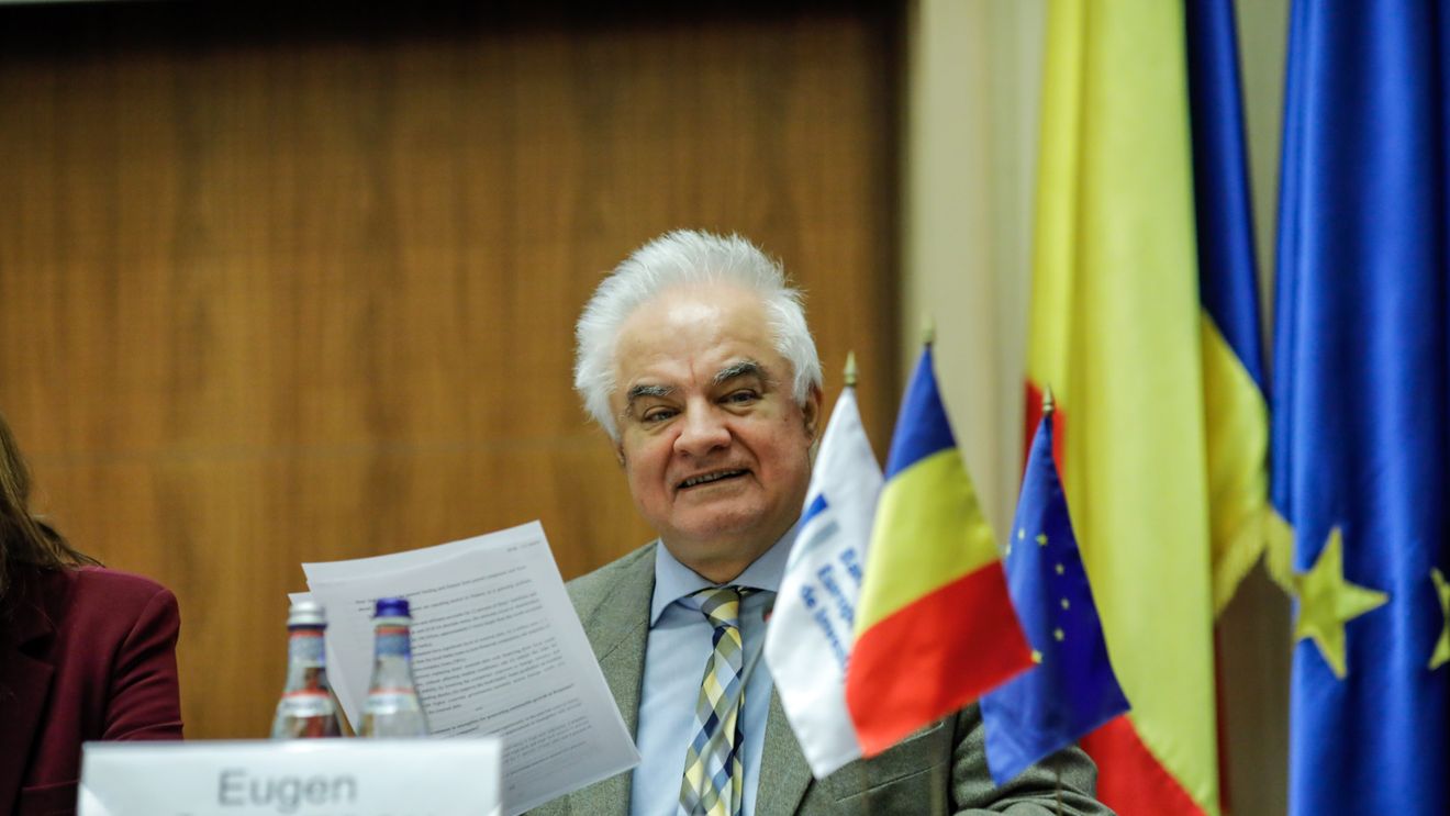 Consilierul BNR Eugen Rădulescu: Dacă nu schimbăm direcţia vaporului numit România, duminica viitoare, Titanic scrie pe noi! Mergeţi la vot şi evitaţi dezastrul, pentru numele lui Dumnezeu!