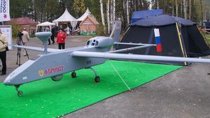 VIDEO Incident „neprofitabil” pentru forțele lui Putin: Momentul când o dronă rară rusească în valoare de 7 milioane de dolari este distrusă de un UAV ucrainean de 6.000 de dolari / Reușita aparține faimoasei unități a lui „Madyar”