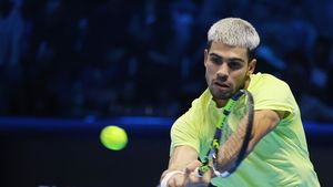 Liderii mondiali defilează spre primul titlu de Mare Șlem al sezonului: Alcaraz, victorie clară cu Corentin Moutet / Aryna Sabalenka avansează în optimi