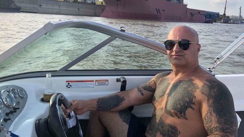 Bărbatul acuzat că i-a înjunghiat, anul trecut, pe doi baschetbalişti americani de la ACS Cuza Sport Brăila, eliberat din arest preventiv și plasat în arest la domiciliu
