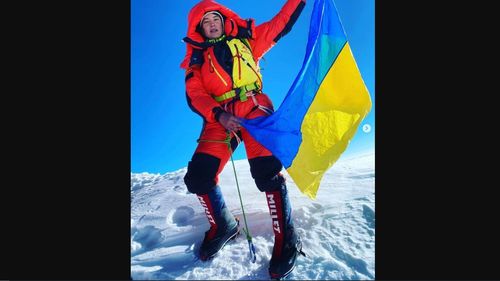 O femeie din Ucraina a urcat pe vârful Muntelui Everest pentru a demonstra ''invincibilitatea spiritului ucrainean''