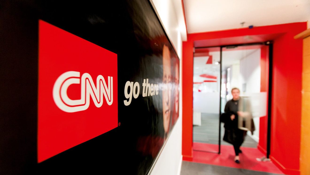 CNN, sub tirul acuzațiilor din cauza unei postări bizare despre adolescenții din Pennsylvania inculpați pentru că aruncat cu bombe la un protest din New York / Televiziunea a șters postarea despre atentat și admite că și-a încălcat normele editoriale