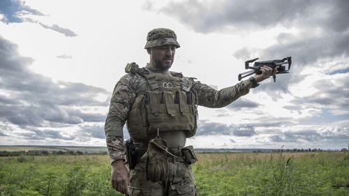 Un operator ucrainean de drone spune că vorbește direct cu producătorii de vehicule aeriene pe FaceTime despre produsele lor / El critică „birocrația de rahat” a companiilor din Occident