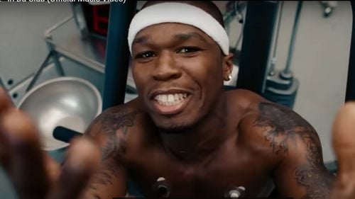 50 Cent vine în România: Rapperul a cerut să primească în camera de hotel crispy strips, cheesburgeri şi tacâmuri de argint / Alte cerințe ale legendei hip-hop