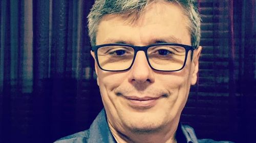 Ministrul Economiei, Virgil Popescu, anunță că s-a vindecat de coronavirus: Negativ - oficial ”liber” de Covid-19. Am avut gust, miros. Deci este posibil, ca după aceste 2 săptămâni, să mă fi ales cu câteva ”grame în plus”