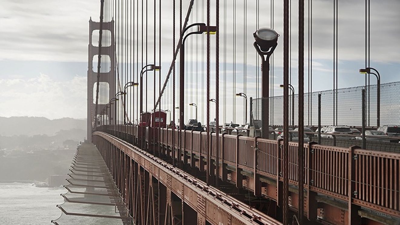 A durat zeci de ani: San Francisco instalează în sfârșit plase pentru a opri sinuciderile de pe podul Golden Gate /  ”Este o plasă din sârmă de oțel inoxidabil, așa că este ca și cum ai sări într-o răzătoare de brânză”