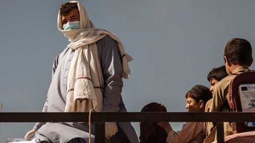 Colegiile și liceele din Afganistan s-au deschis doar pentru băieți