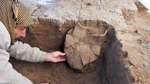 Un vas decorativ din bronz, de provenienţă romană, vechi de 1.900 de ani, descoperit în Spania