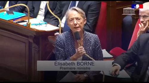 Franța: Guvernul își asumă responsabilitatea asupra proiectului de buget, opoziția de stânga introduce imediat o moțiune de cenzură