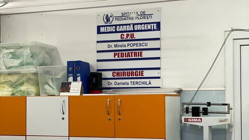 Scandal la Spitalul de Pediatrie Ploiești: O femeie a sunat la 112 după ce a așteptat 4 ore să-i fie consultat copilul / Polițiștii au atras atenția medicilor și femeii ”să respecte normele de conviețuire socială”