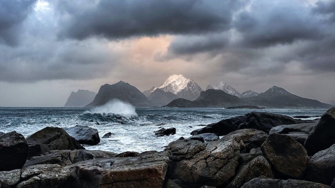 O furtună tropicală, Erin, la Oceanul Atlantic, se poate transforma în primul uragan din acest an în regiune