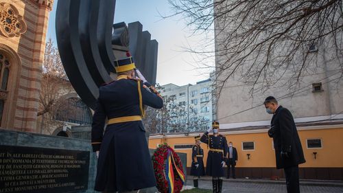 Klaus Iohannis: ”Relativizarea Holocaustului își face simțită prezența tot mai des în ultima perioadă/ Ne aducem aminte de suferințele îndurate de victimele Pogromului din București/ Cea mai odioasă crimă împotriva umanității”