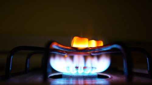 Un bărbat din Timișoara a murit, iar fiica sa a ajuns la spital după ce s-ar fi intoxicat cu monoxid de carbon. Cei doi au vrut să se încălzească cu ajutorul aragazului, după ce căldura a fost sistată (surse)