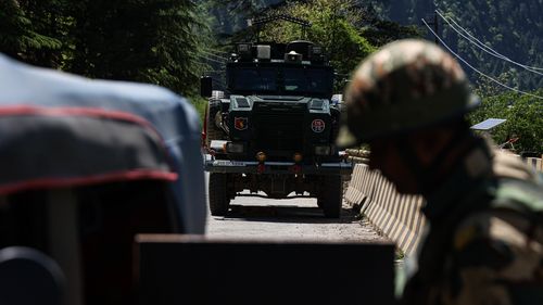 Tensiuni India-Pakistan: Schimb de focuri la graniță, pentru a cincea noapte consecutiv