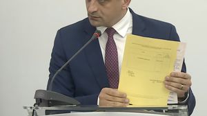 George Simion: “Ma (sic!) français est très mauvais” / Valul MAGA este singurul lucru care va salva Europa