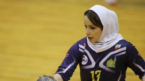O jucătoare din echipa națională de handbal a Iranului a fugit din delegație, după încheierea CM din Spania. Ea a relatat un incident din meciul cu România și despre abuzurile la care sunt supuse femeile în țara sa