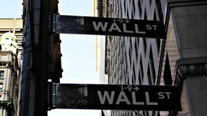 Bursa americană se prăbuşeşte după ameninţarea lui Trump cu tarife uriaşe pentru China