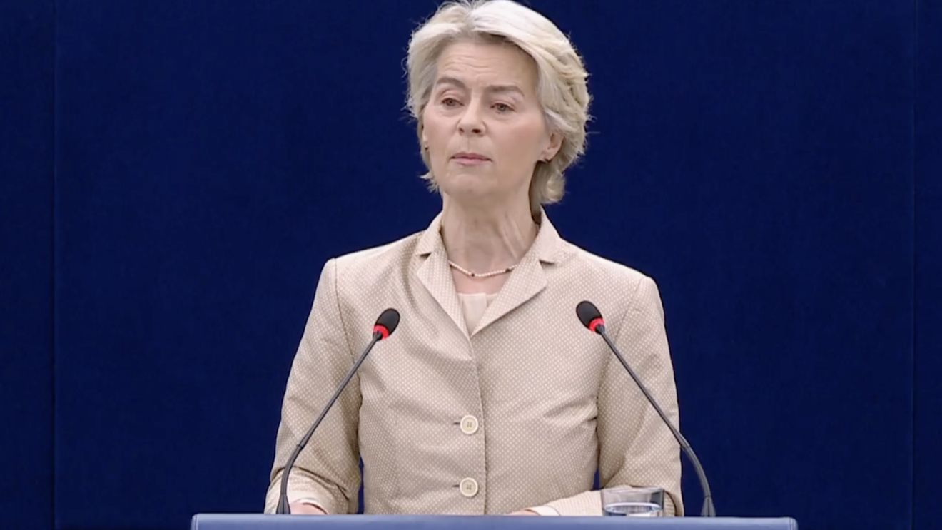 Ursula von der Leyen vine luni în faţa europarlamentarilor, în contextul moţiunii de cenzură inițiate de eurodeputați ai extremei drepte, printre care și românul Gheorghe Piperea