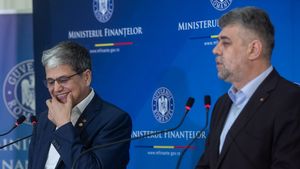 Ministerul Finanțelor introduce CNP-ul fiscal, alternativ CNP-ului clasic. Plafoane mai mici de încasări și plăți pentru cei care au popriri pe conturi / Numeroase modificări propuse la codul de procedură fiscală