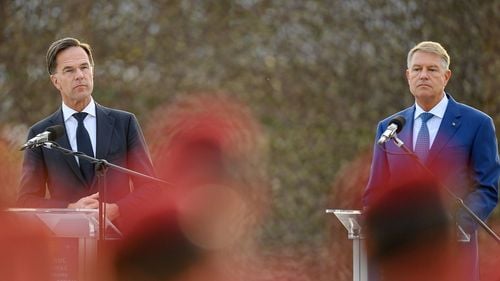 VIDEO Mark Rutte: Olanda nu e în principiu împotriva aderării României la Schengen. Aderarea poate fi realizată când toate condițiile sunt îndeplinite, avem și MCV, trebuie să vedem ce urmează în această procedură. Despre corupție, crima organizată, despre asta e MCV