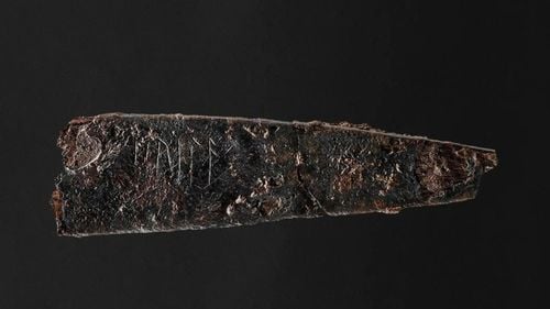 Arheologii danezi au descoperit o inscripţie runică veche de aproape 2.000 de ani