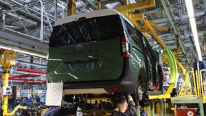 Acţiunile Ford scad după înrăutăţirea estimărilor de profit / Compania este afectată de costurile cu garanţia mai ridicate decât se estima