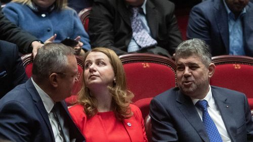 Guvernul a amânat austeritatea pentru bugetari după alegeri, doar mediul privat duce povara în 2024. Reorganizarea instituțiilor bugetare - prorogată / Doar ”specialii” din armată, poliție și serviciile secrete sunt plătiți pentru orele suplimentare