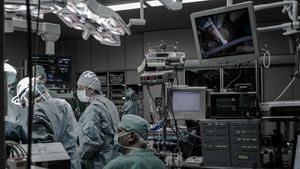 STUDIU | Inteligența artificială poate depăși medicii în anumite decizii clinice