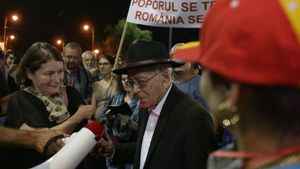 VIDEO Mihai Șora: Cuvântul esențial este cuvântul DEMNITATE. Eu, personal, voi continua să ies în stradă. Și vă îndemn și pe dumneavoastră, dragi prieteni, să ieșiți în stradă